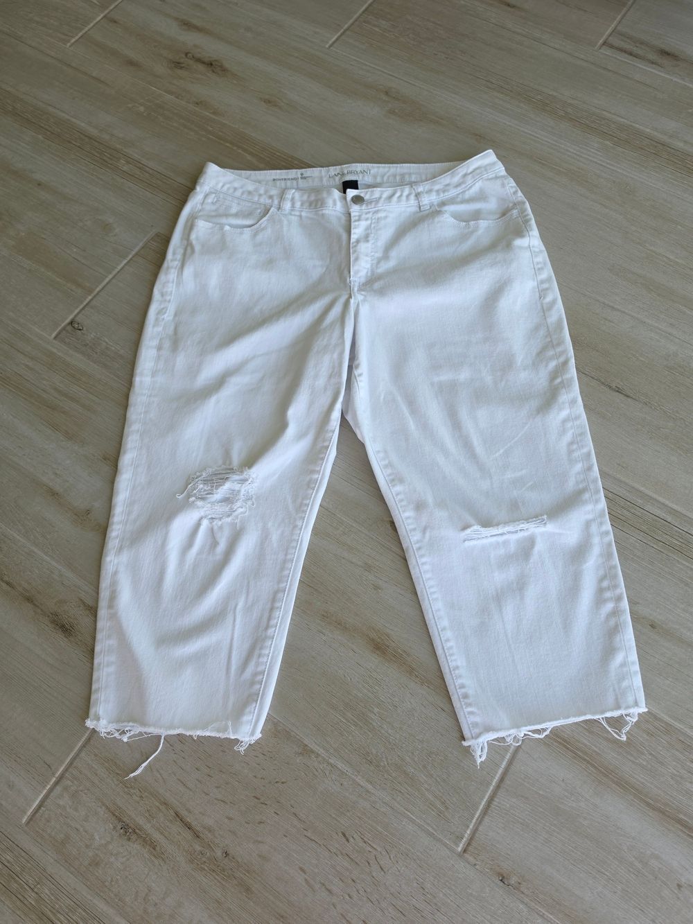 Lane Bryant White Distressed Boyfriend Cropped Jeans Size 18